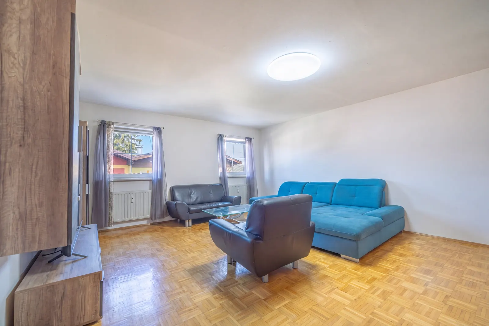 Großzügige 2 Zimmer Wohnung mit Potential in Neumarkt am Wallersee