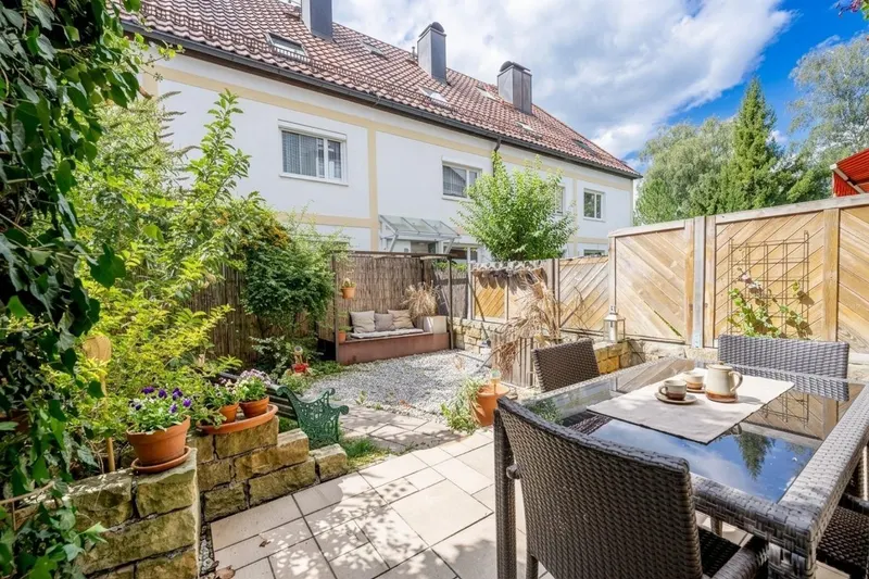 Terrasse und Garten